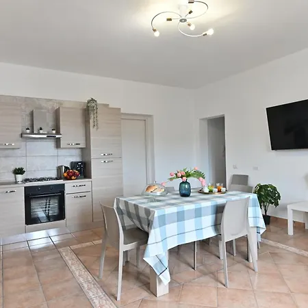Izzhome The King Appartement Pula