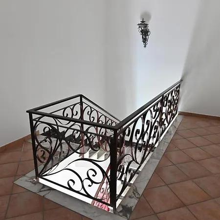 Izzhome The King Appartement Pula